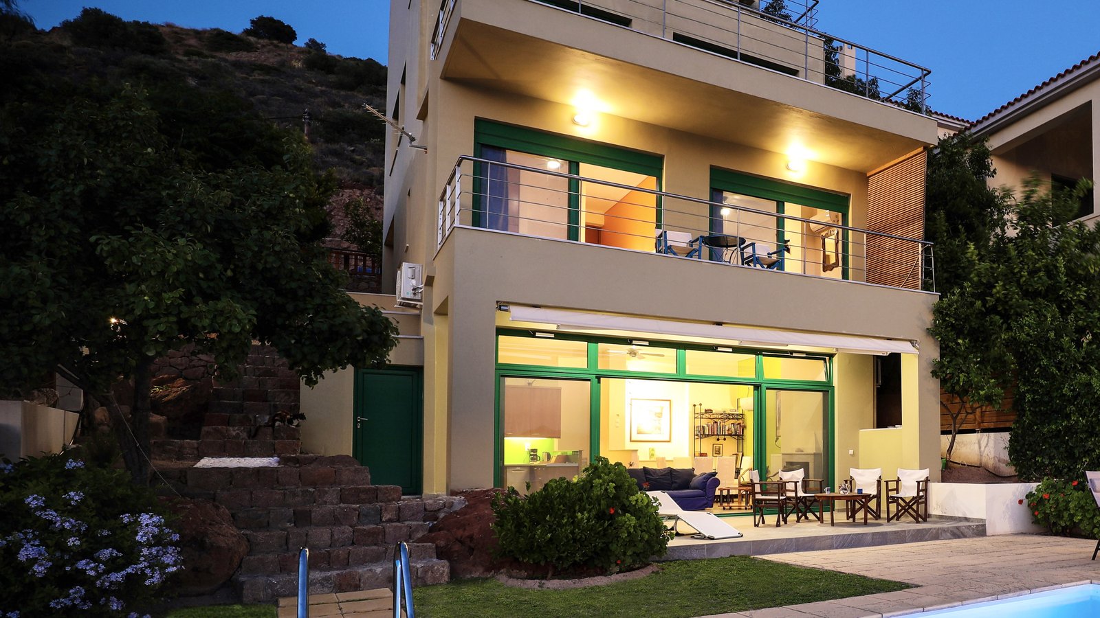 Front of Eucalyptus Villa and Eucalyptus Duplex maisonettes